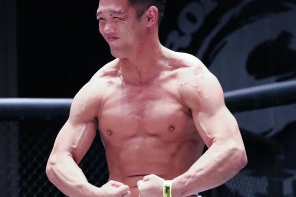 土超加拉塔萨雷争冠冲刺关键阶段 奥斯梅恩进球效率牵动欧冠前景